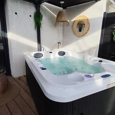 Romantic Room, Spa, Hot Tub, View, Quiet, Terrace Saint-Pierre-de-Lages